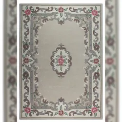 Traditioneller Wollteppich `Beauly` mit Handgeschnitzten Details. Farbe: Braun-Beige, 120x180 cm | Kadima Design