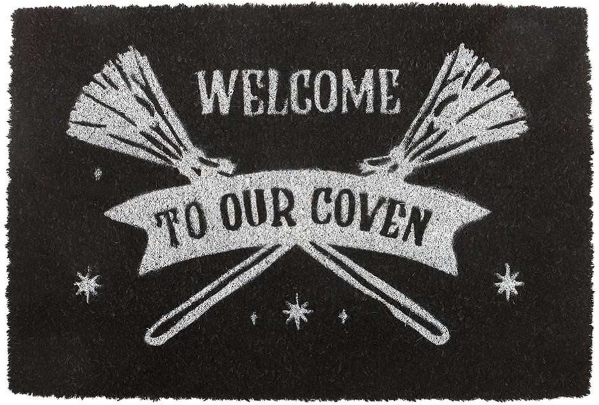 Something Different Welcome to Our Coven Schoonloopmat - Zwarte Kokosvezel Deurmat