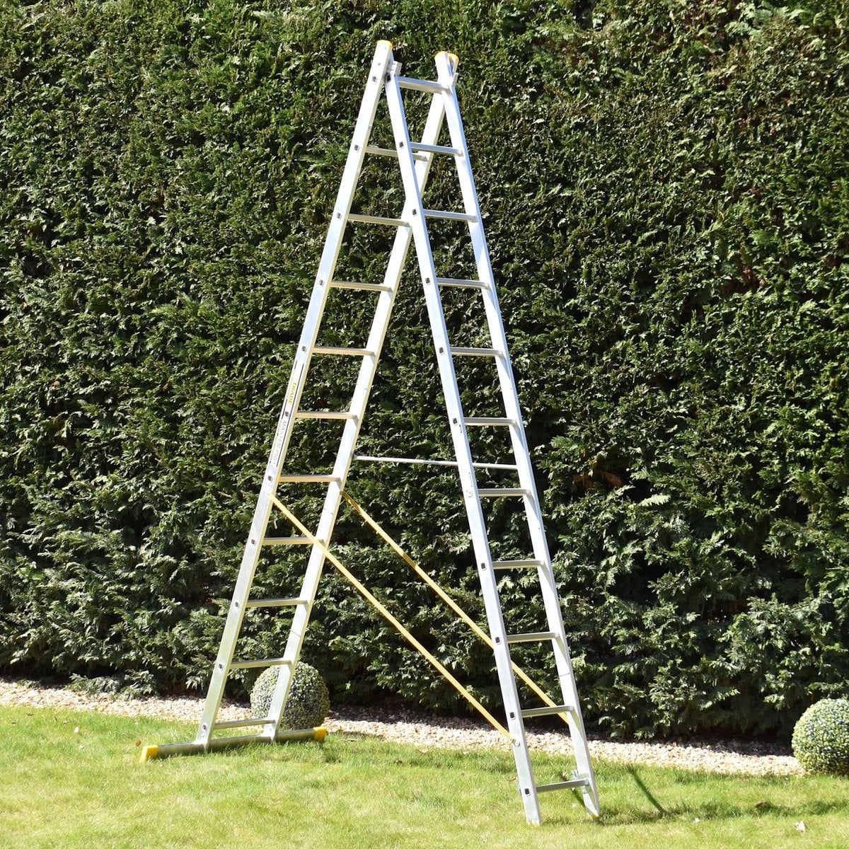 Trade Master Pro® 2-delige combinatieladder van aluminium met 11 treden, draagvermogen 150 kg, EN131 Pro gecertificeerd en antislip stabilisatiestang