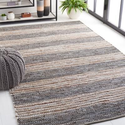 SAFAVIEH Handmade Vintage Leather Firmina Modern & Contemporary Leather Rug