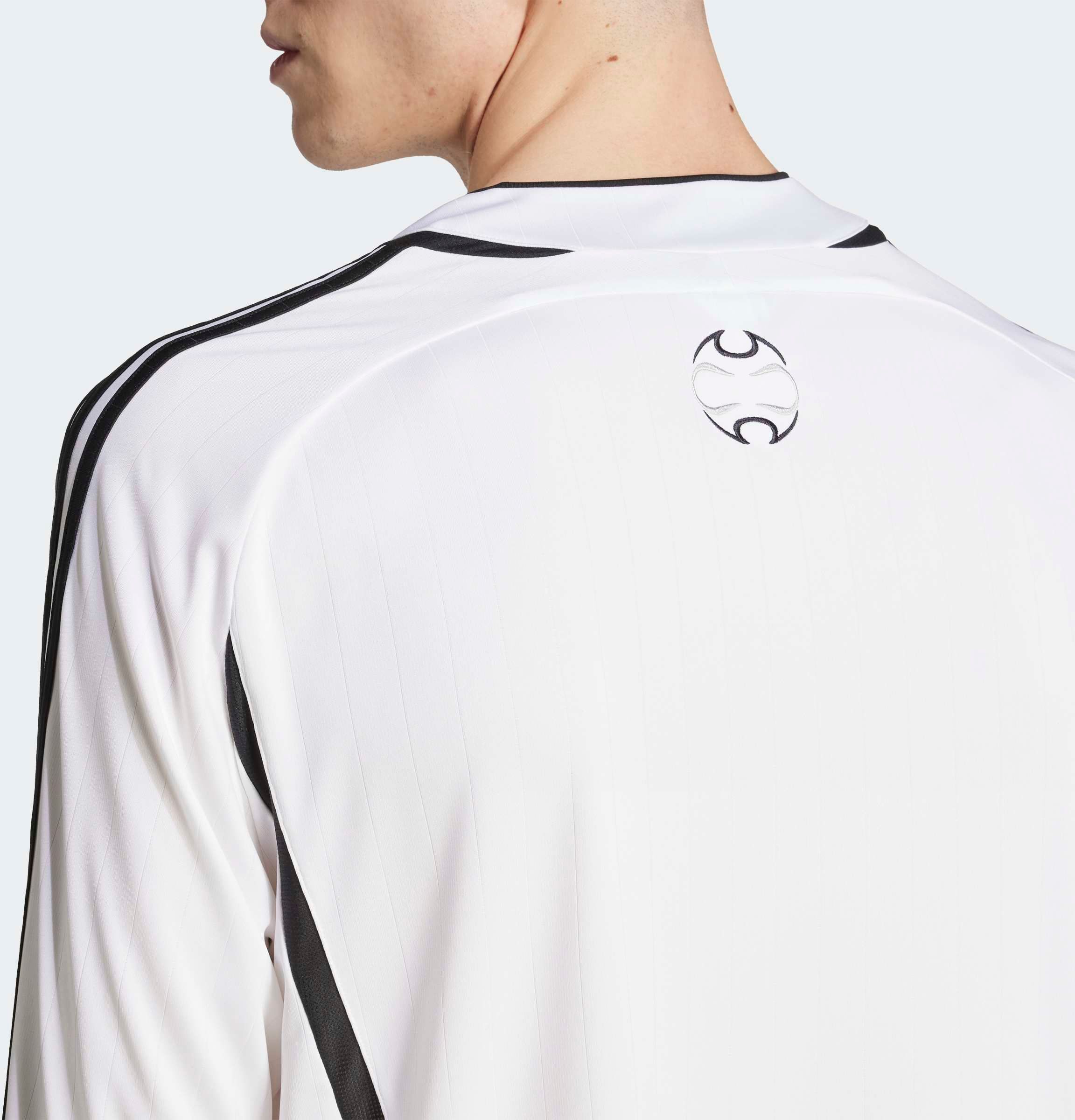 T-Shirt ADIDAS ORIGINALS "TEAMGEIST ADICOLOR LONGSLEEVE", Herren, Gr. 3XL, weiss (weiß), Obermaterial: 100% Polyester, Rundhals, Shirts T-Shirt, langärmlig, sportliches Design, mit energiegeladenen Grafiken weiß 3XL