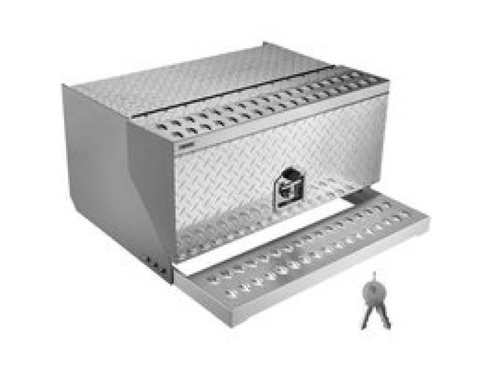 VEVOR Sattel-Trittkasten, 760x750x400 mm, Werkzeugkasten aus Alu, Aufbewahrungsbox für Einstiegsstufe der Fahrerkabine mit T-Griff, Schloss & Schlüsseln für Pritschenwagen, Kräne & Sattelschlepper