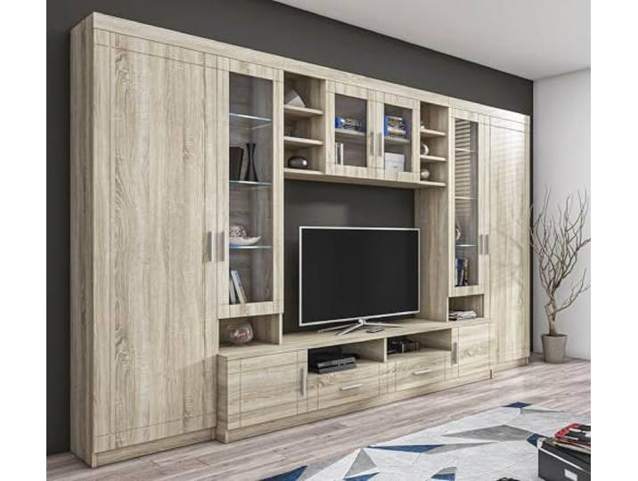 AX Living Parisca Klassische Wohnwand mit viel Stauraum sonoma eiche Einem Hängeschrank. Zahlreiche offene und geschlossene Fächer schaffen Ordnung. Zwei Vitrinen. Breite von 340 cm.