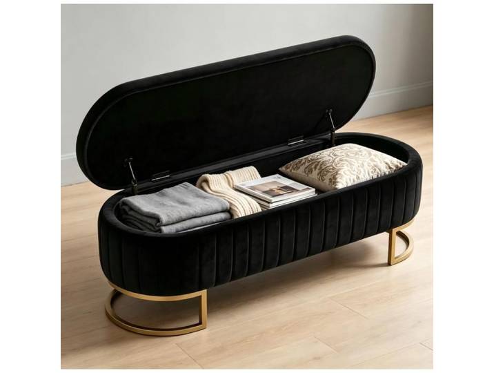 Banc coffre bout de lit en velours noir 130 cm avec rangement et pieds métalliques dorés
