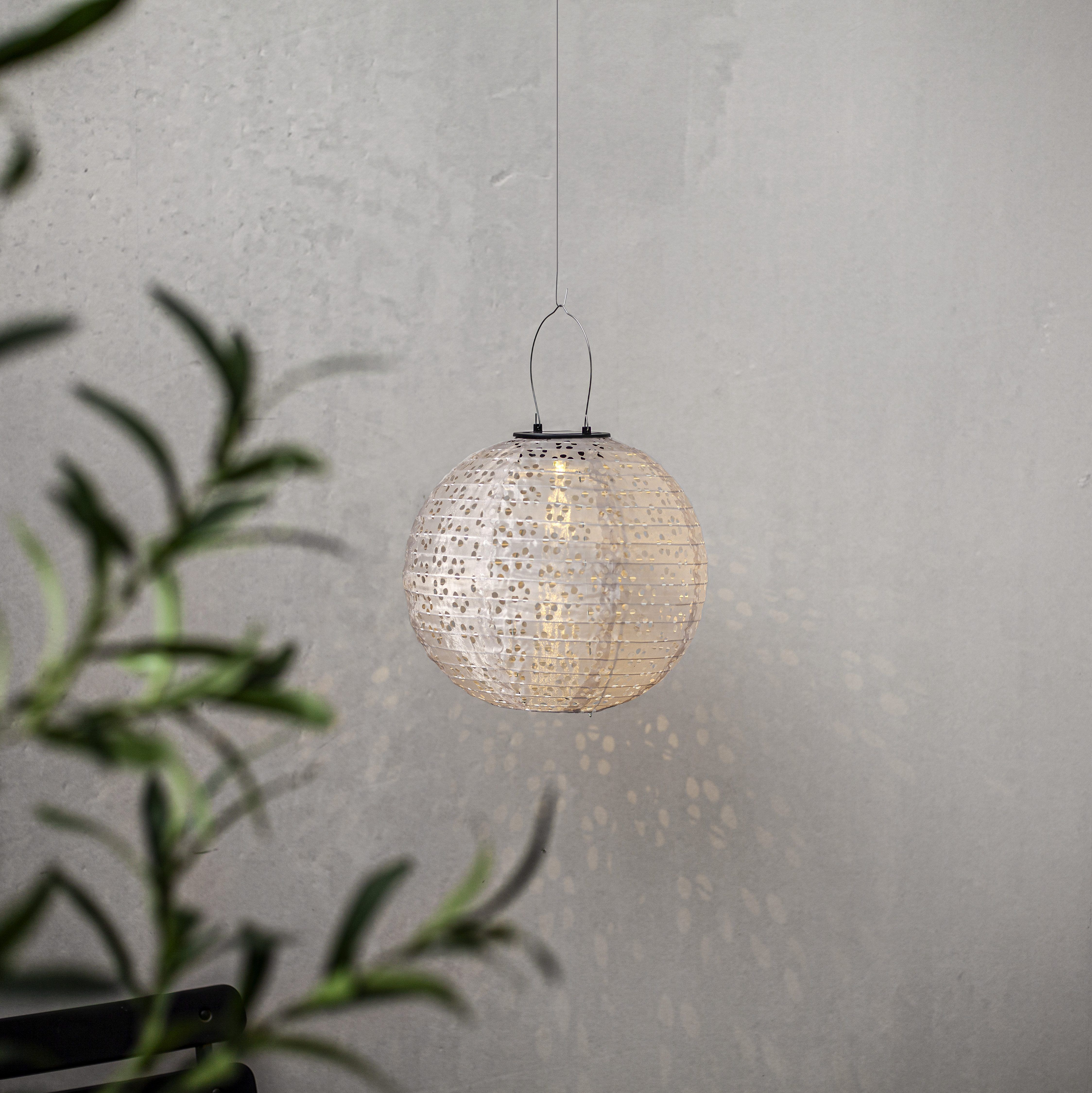 LED Solarleuchte "Solar Dekoration Festa", beige, B:25cm H:25cm L:25cm T:25cm Ø:25cm, PARFORCE TRADITIONAL HUNTING, Leuchten, LED Solarleuchte, Solar, Dämmerungssensor, Lochmuster mit Schatteneffekt