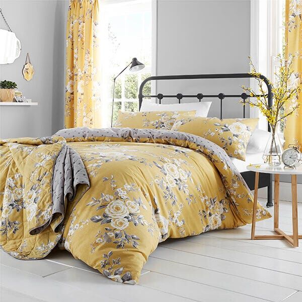 Catherine Lansfield Canterbury Duvet Set Ochre