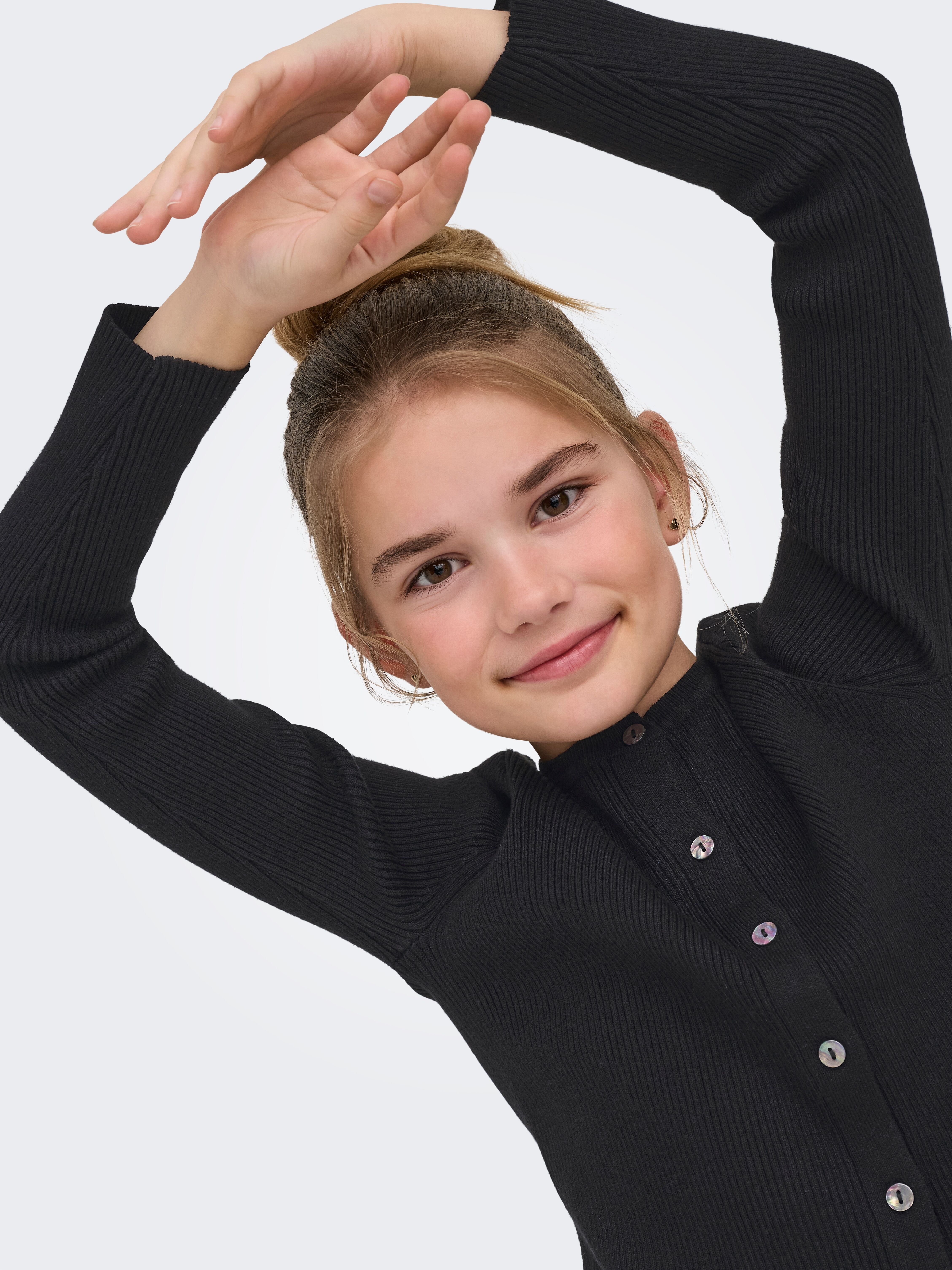 Strickjacke KIDS ONLY "KOGNATASCHA LS O-NECK CARD CP KNT NOOS", Mädchen, Gr. 122/128, schwarz, Strick, Obermaterial: 80% Viskose, 20% Nylon, unifarben, regular fit taillenbedeckt, Rundhals, Strickjacken Strickjacke schwarz 122/128
