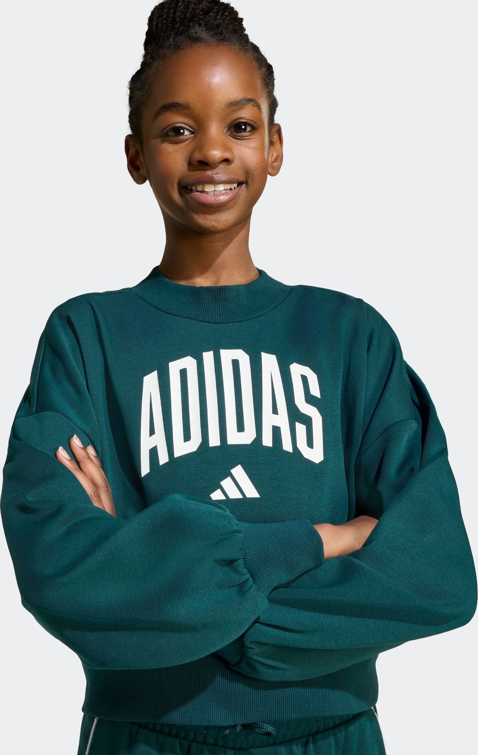 Sweatshirt ADIDAS SPORTSWEAR "SEASONALS ESSENTIALS COLLEGIATE TYPOGRAPHY CREWNECK KIDS", Mädchen, Gr. 170, weiss (aurora ivy, weiß), Obermaterial: 70% Baumwolle, 30% Polyester, Rundhals, angesetztes Bündchen, Sweatshirts Sweatshirt, sportlicher Stil, ohne