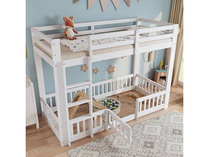 Merax Hochbett für Kinder 90x200cm, Etagenbett mit rechtwinkliger Leiter & Zäune & Türchen, Kinderbett aus Holz mit Rausfallschutz und Lattenrost, Holzbett für Mädchen & Jungen, Massivholz, Weiß