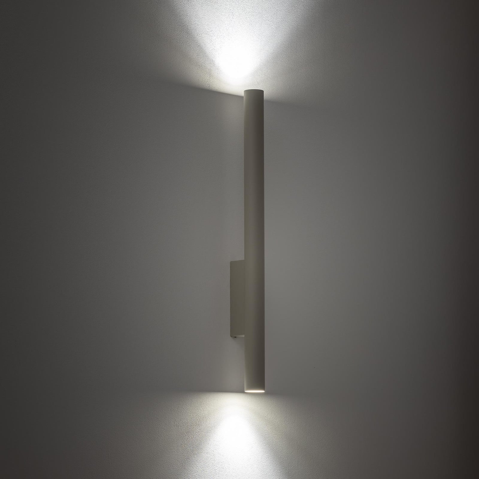 Lyora Fourty XL up & down wandspot in grijs met LED en dimbare optie