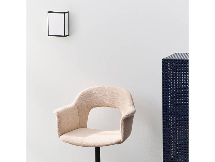Ava Wandleuchte, weiß/schwarz, Höhe 21cm, Stecker, E14 - HAY - Flurbereich - Design - Kunststoff - Eckig