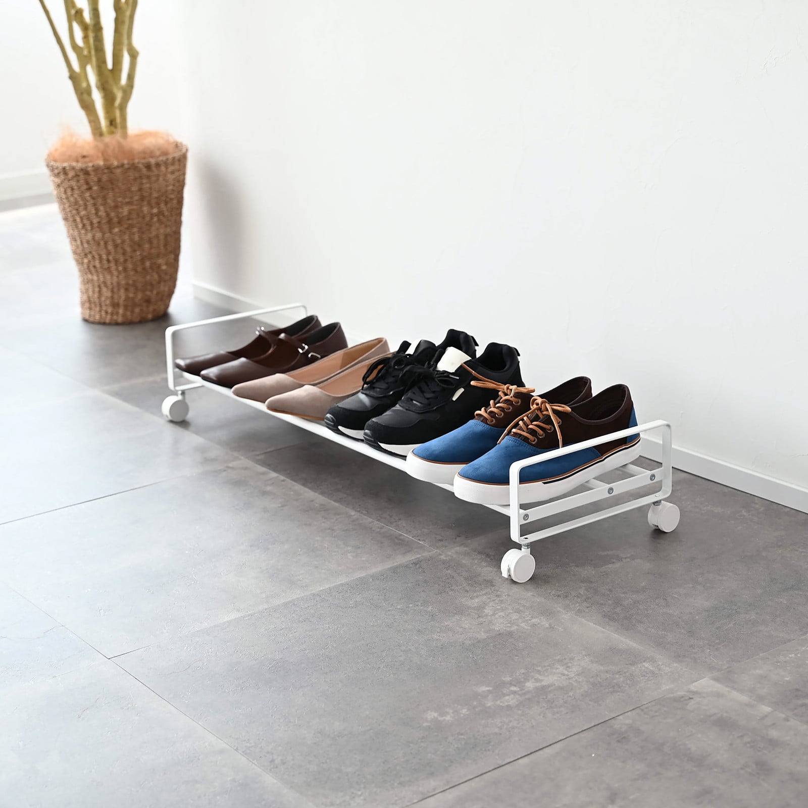 home24 Schoenenrek Tower mini op wieltjes wit