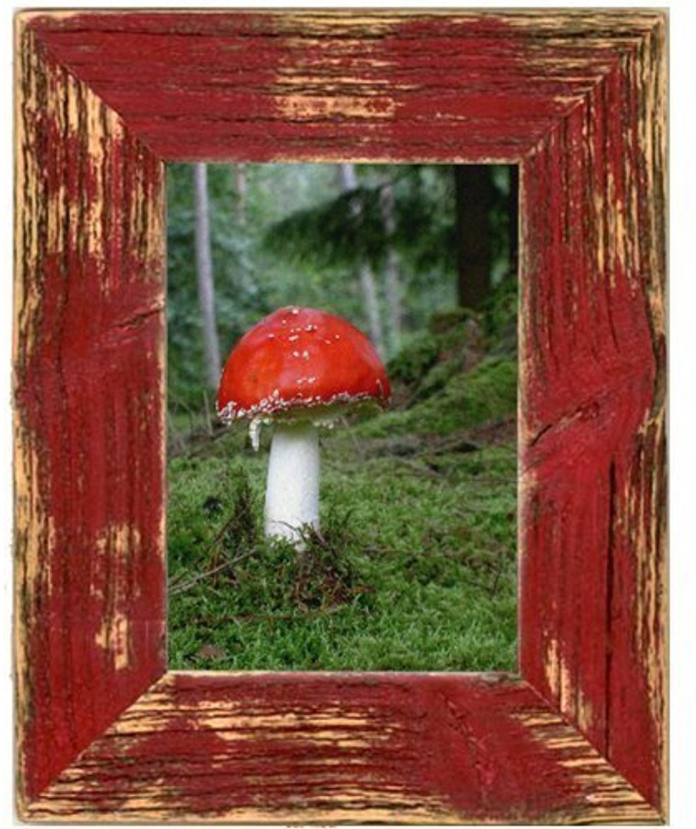 Handgemaakte fotolijst van authentiek oud hout in vintage stijl