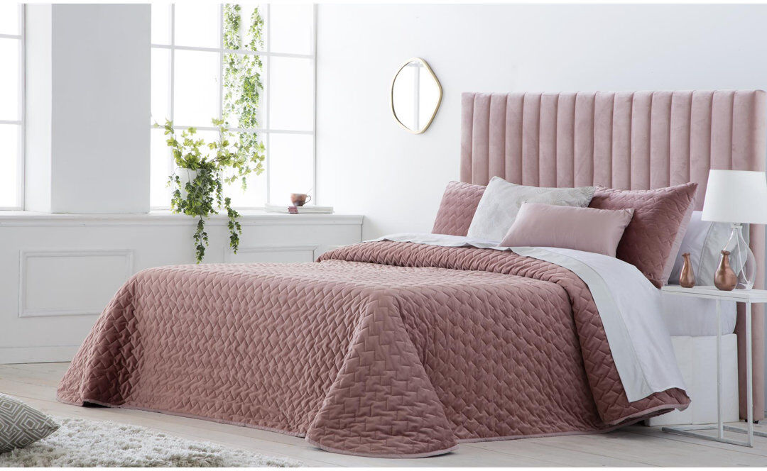 JVR Bedding Pink 250cm W x 270cm L