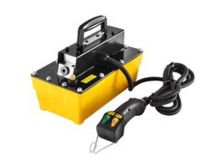 VEVOR 10.000 PSI Lufthydraulikpumpe, 2,3 L Behälter, NPT 3/8 Zoll Auslass, NPT 1/4 Zoll Einlass, Kunststoff-Lufthydraulikpumpe mit Fernbedienung, für Automobilrahmenmaschinen & Hydraulikpressen