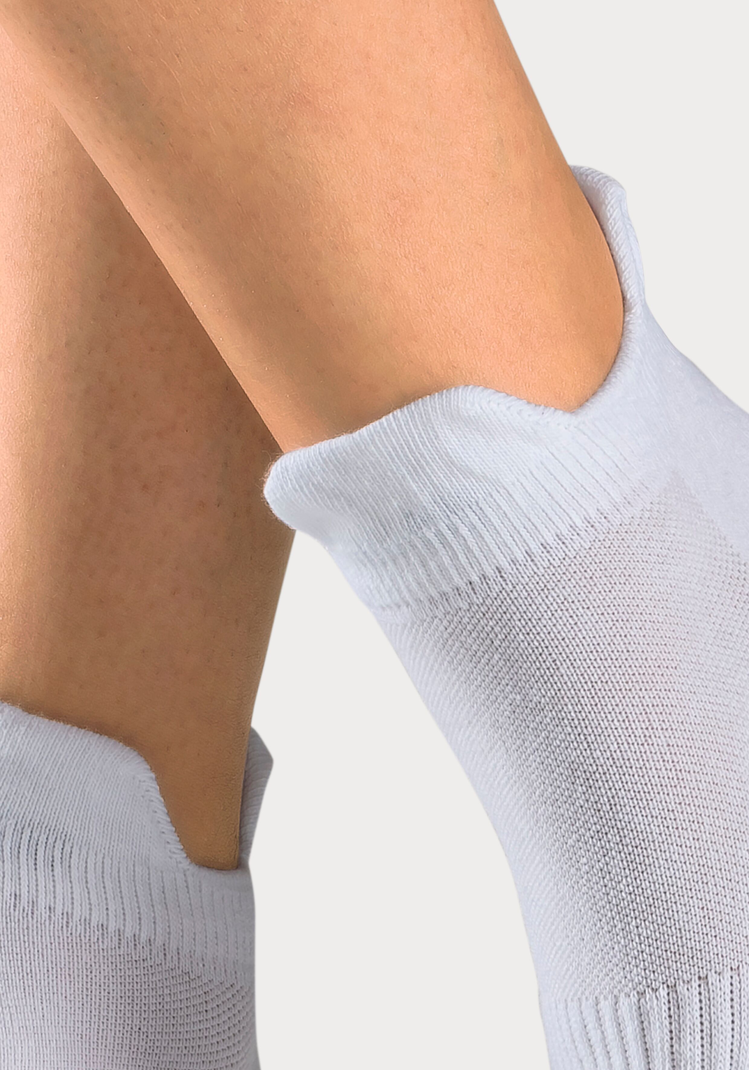 Sneakersocken BENCH., Herren, Gr. 35-38, weiss (6x weiß), Baumwollmischung, unifarben, elastisch, Socken Sneakersocken, mit feiner Mesh Konstruktion und Mittelfussgummi 6x weiß 35-38