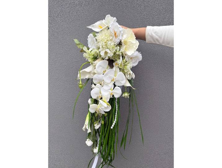 Nouveau bouquet de mariée coréen blanc, fleur artificielle, bouquet d'arum fini, certificat, cascade de perles