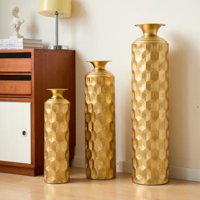 Kodotan sofa "3-Piece Modern Gold Metal Floor Vase Set, Hexagon Textured, 33.46"" 25.59"" 19.69"" Tall, Large Decorative Vases, Not Waterproof"