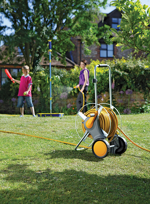 Grand dévidoir chariot métallique avec tuyau de 30 m et raccords HOZELOCK 2461R0000