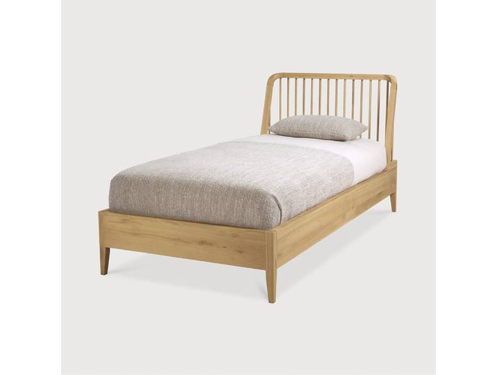 Ethnicraft Spindle Bett
