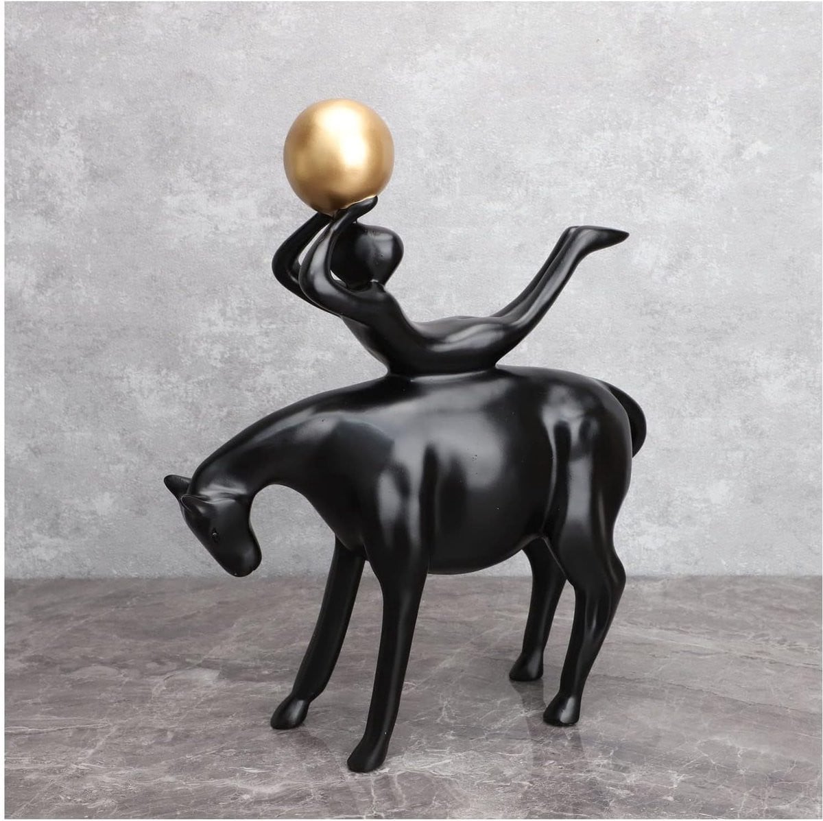 Uniek abstract goud hars sculptuur voor huisdecoratie