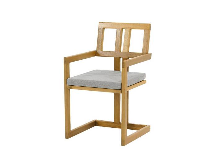 JVmoebel Holzstuhl Hellbeiger Designer Holzstuhl für den Außenbereich, Made in Europa