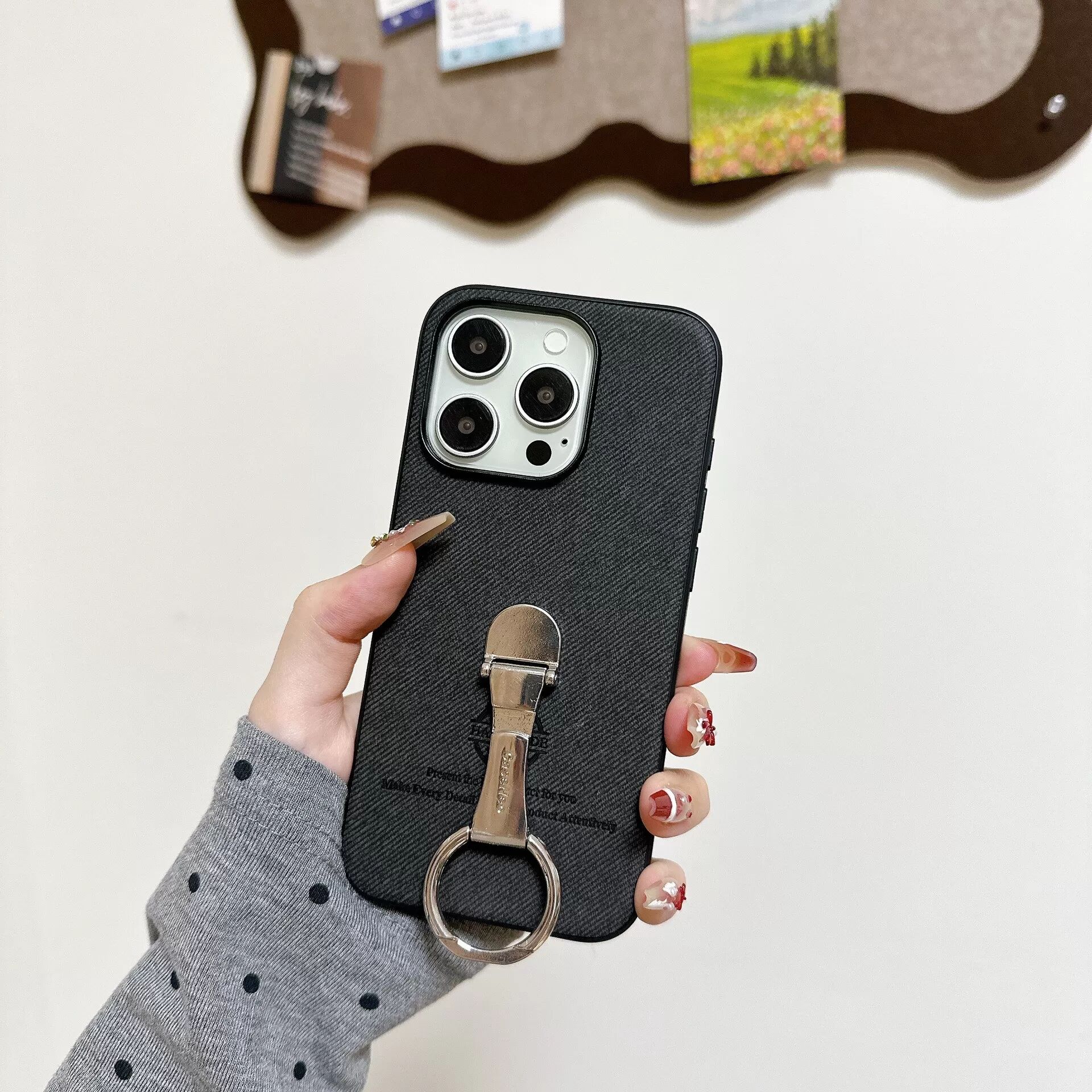 INF Schwarze PU-Lederhülle kompatibel mit iPhone 17 Pro Max mit 360° drehbarem Ringständer