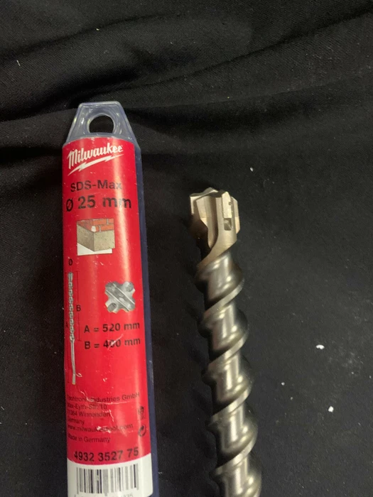 Milwaukee Hammerbohrer SDS-Max 4-Schneiden, Ø 25mm x 520mm (25 Millimeter) (10254235)