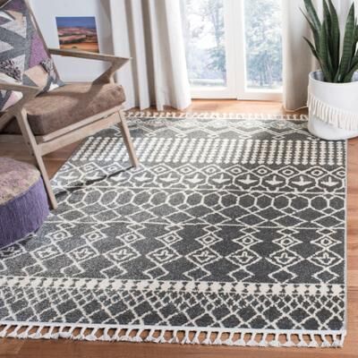SAFAVIEH Kasbah Yahaira Moroccan Tassel Rug