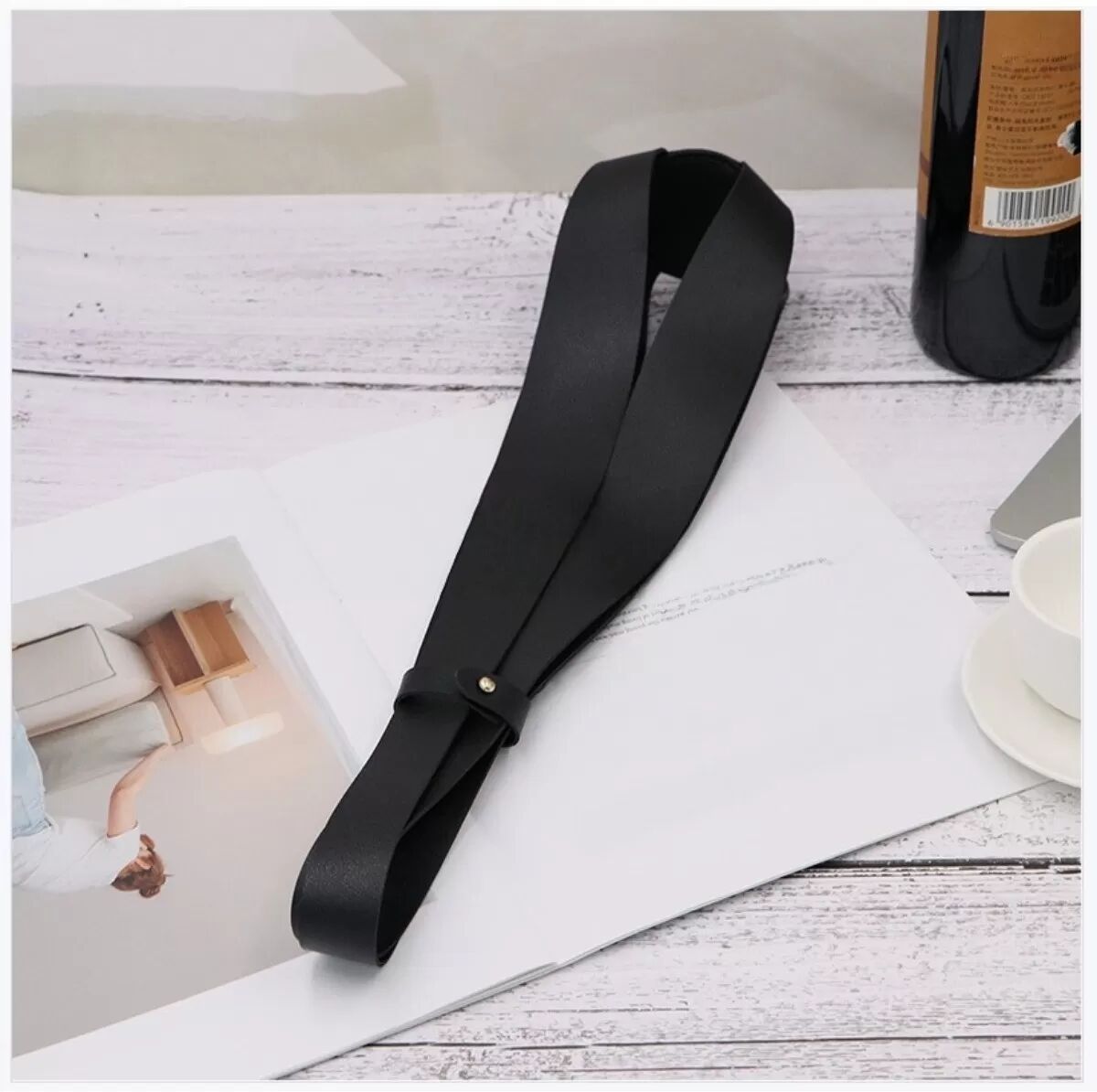 INF Tragbare PU Leder Weinflaschentasche - Elegante Champagner-Geschenktasche Schwarz