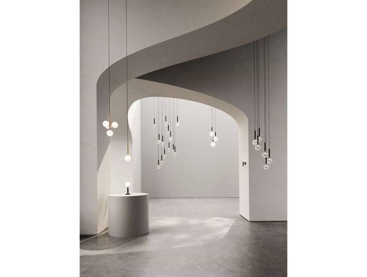 Miira 6 lustre grand format, laiton/opale, 6 lampes - Nuura Nuura Aps - Salle à manger - Scandinave - Métal - Avec abat-jour