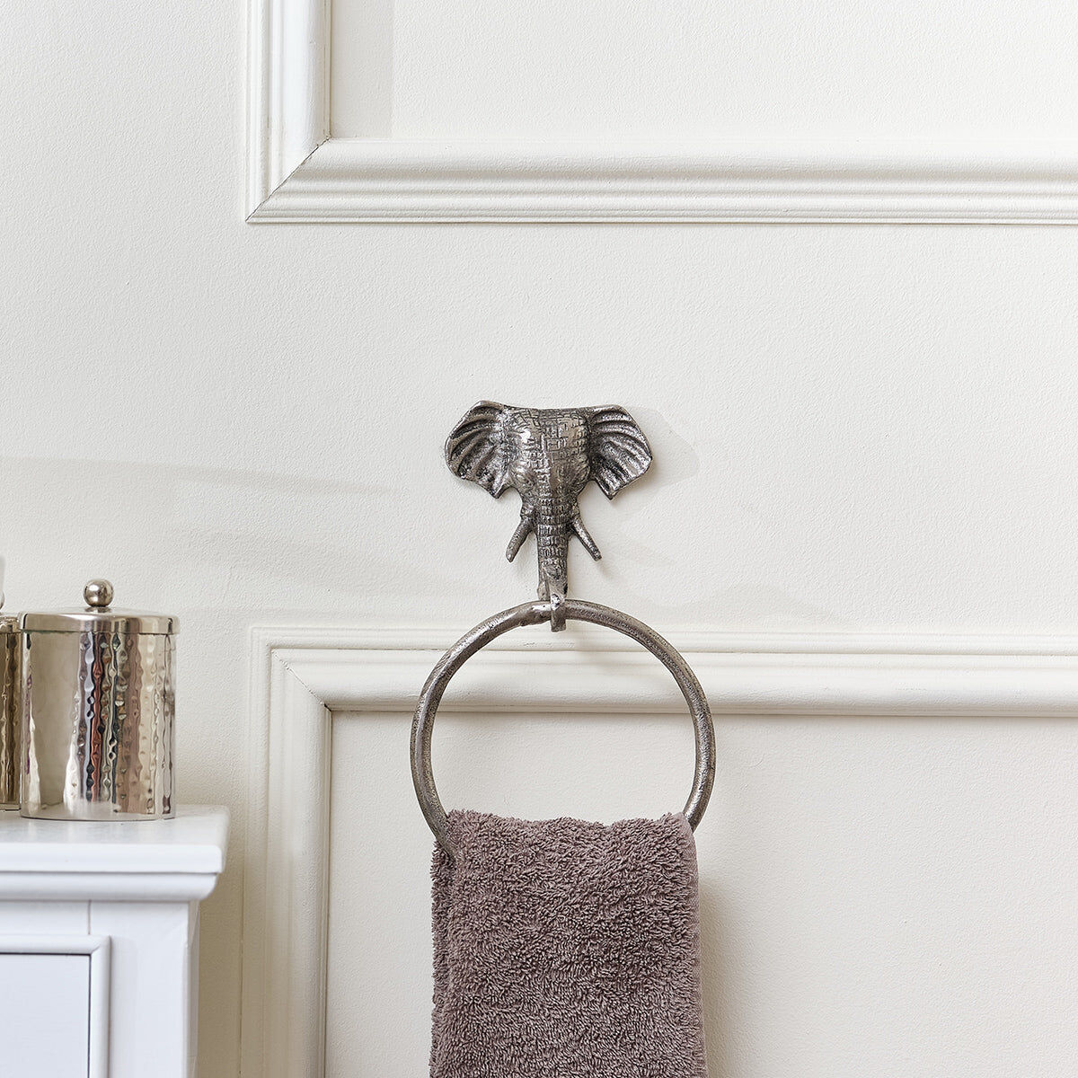 Metallic Silver Elephant Towel Ring Iron