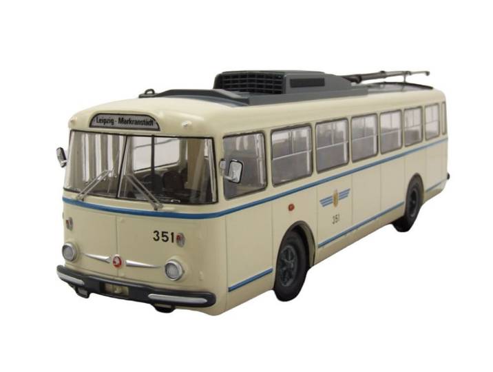 Premium ClassiXXs Modellauto Skoda 9TR Bus Leipziger Verkehrsbetriebe beige, Maßstab 1:43