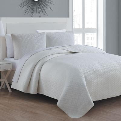 Estate Collection Tristan Quilt Set by American Home Fashion in Ivory (Size KING)