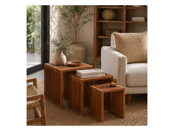 Ensemble de 3 tables d'appoint en teck marron