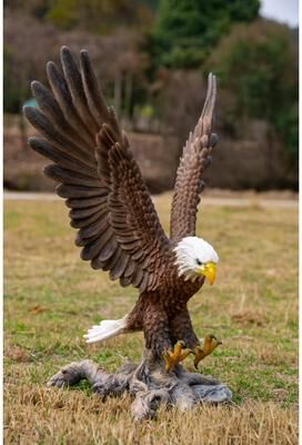 Hi-Line Gift Small Flying Eagle Statue