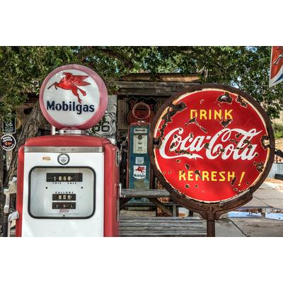 Fototapete PAPERMOON "Alte Tankstelle", bunt, B:3,5m L:2,6m, Vlies, Tapeten