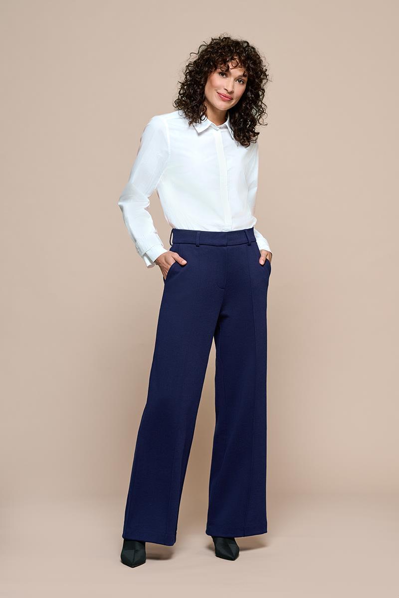 Celia Broek Indigo