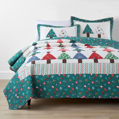 MarCielo Handcrafted Christmas Patchwork Cotton Quilt Bedspread Set