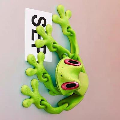 Modern Mode Marketplace Printed Movable Tree Frog Magnet Desk Toy green