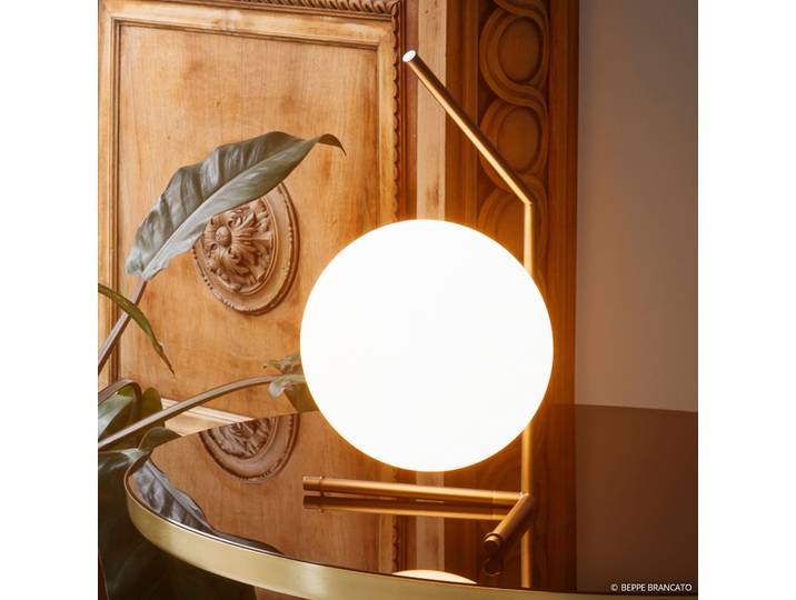 IC T1 Lampe de Table Low Laiton - Flos - Salon / séjour - Design - Métal - Boule