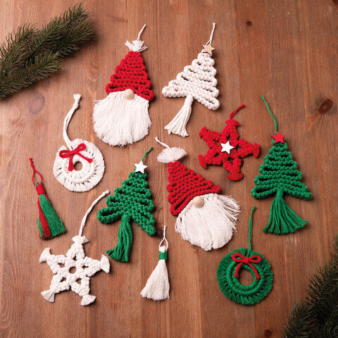 buttinette Bastel-Set "Makramee Weihnachtsanhänger"