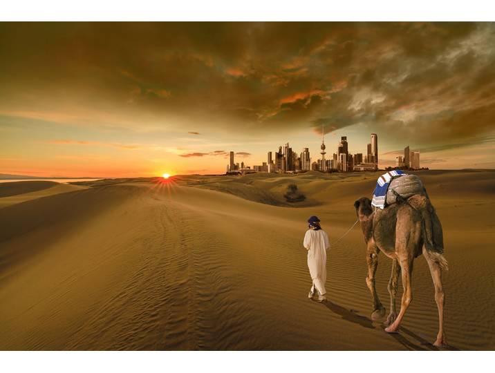 Fototapete PAPERMOON KUWAIT-STADT-WÜSTE KAMEL DÜNEN SKYLINE STRAND MEER GOLF , bunt, B:3,5m L:2,6m, Vlies, Tapeten, Fototapete