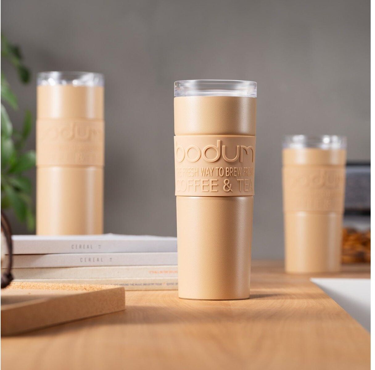 Thermobecher BODUM "Travel Mug Doppelwandig 0.45 l", gelb (vanille), Trinkgefässe, 21,2cm, 450ml, Kunststoff, Silikon, Thermobecher, B:8,1cm H:21,2cm vanille 21,2cm, 450ml