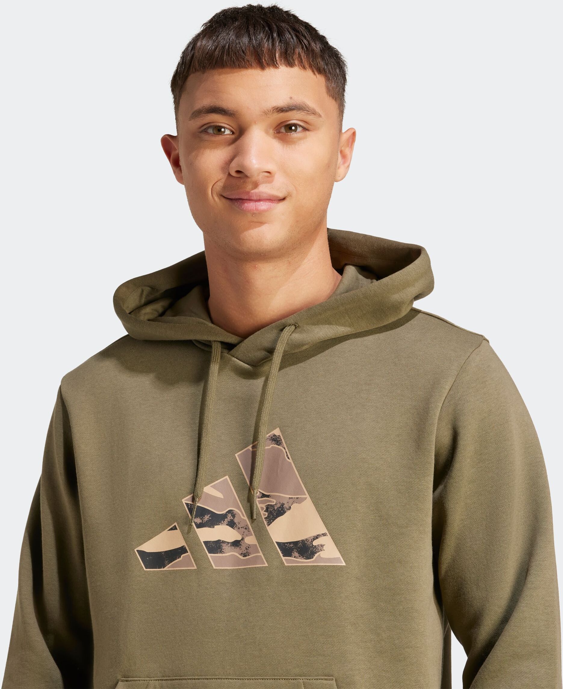 Kapuzensweatshirt ADIDAS SPORTSWEAR "TARNMUSTER", Herren, Gr. XXL, grün (olive strata), Obermaterial: 55% Baumwolle, 36% Polyester, 9% Viskose, normal, Rundhals, angesetztes Bündchen, Sweatshirts Kapuzensweatshirt olive strata XXL