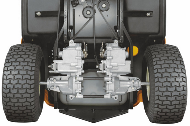 Cub Cadet Z1 107S Rasaerba zero turn volante , raggio zero per pendenze 46% (25°) , taglio 107 cm , c.c. 679 Trasmissione Doppia Hydro