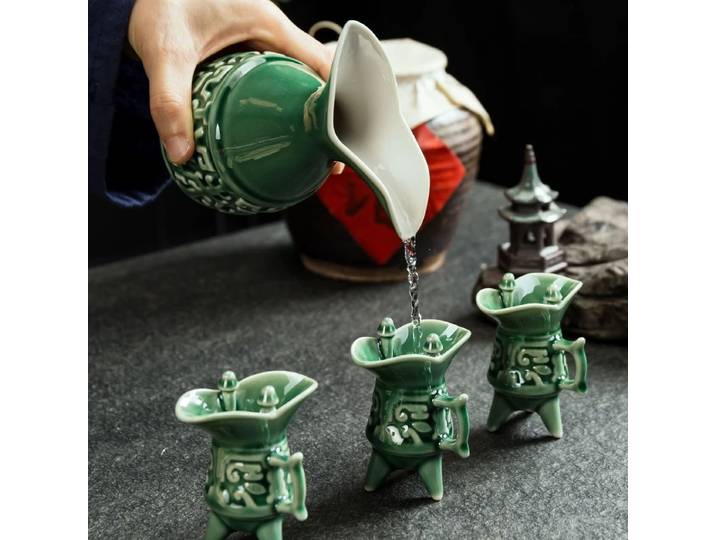 Un ensemble complet de tasses Baijiu, distributeur de vin, coffret cadeau créatif, ensemble de vin haut de gamme, pichet chinois, verre à vin en céramique Antique pour la maison