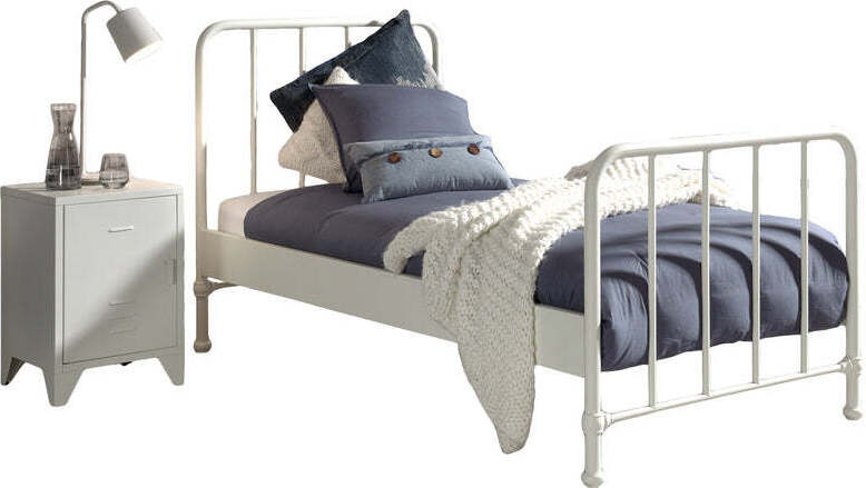Diese BRONXX Kombination besteht aus dem BRONXX Bett (90x200 cm) mit passendem Nachttisch.