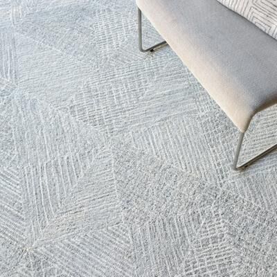 EXQUISITE RUGS Caprice Hand-tufted New Zealand Wool Silver/Ivory Area Rug.