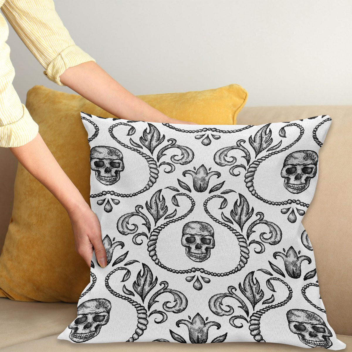 ABAKUHAUS Gothic Sierkussenhoes met Schedel en Bloemen in Baroque Stijl, Zwart Wit, 50 x 50 cm